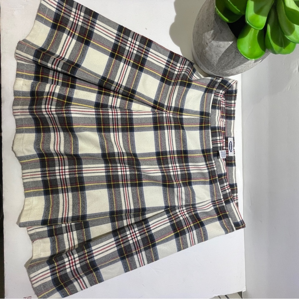 Old Navy Pleated Plaid Skirt
